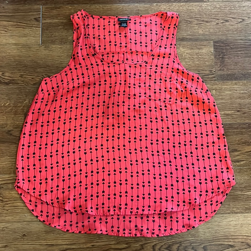 Torrid HiLow Arrow Tank Top Size 2